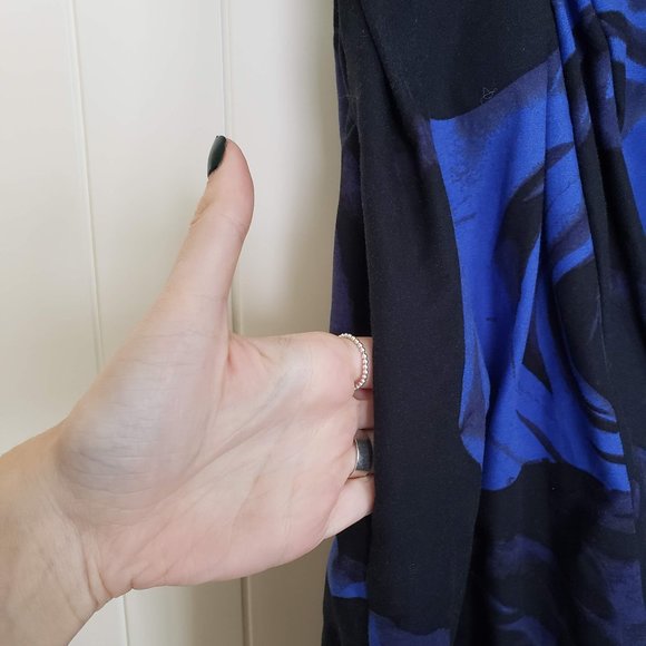 Sleeveless Flare Dress Black with Blue Flowers - Picture 4 of 5